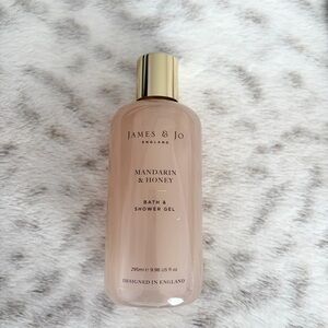 NWT James & Jo Mandarin & Honey Bath and Shower
Gel